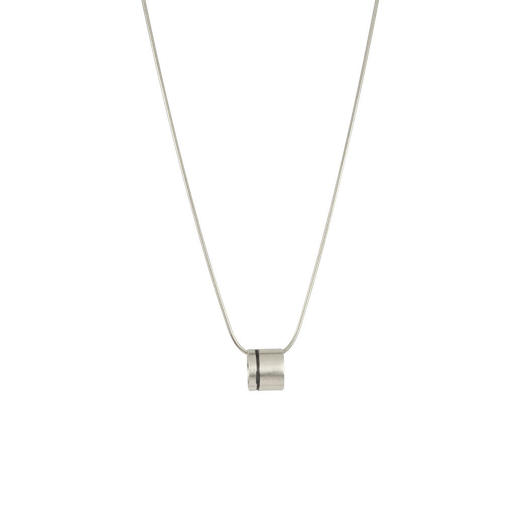 Lineage Single Line Mini Ring Necklace (Close up)