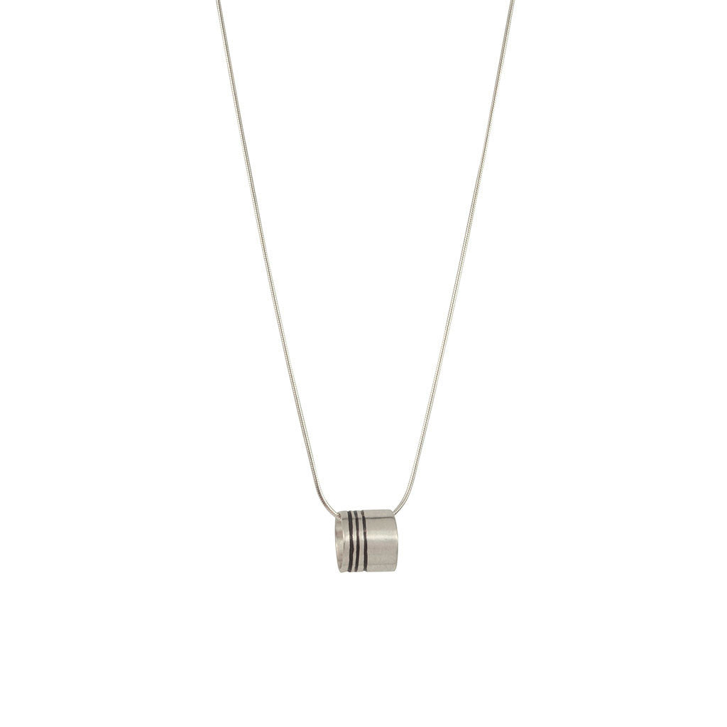 Lineage Triple Line Mini Ring Necklace (Close up)