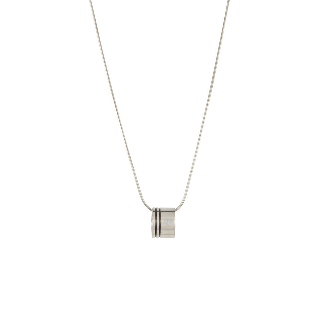 Lineage Double Line Mini Ring Necklace (Close up)